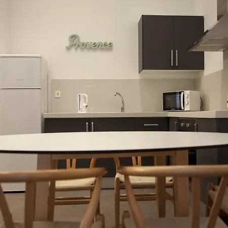 Flats Friends Soho Suites